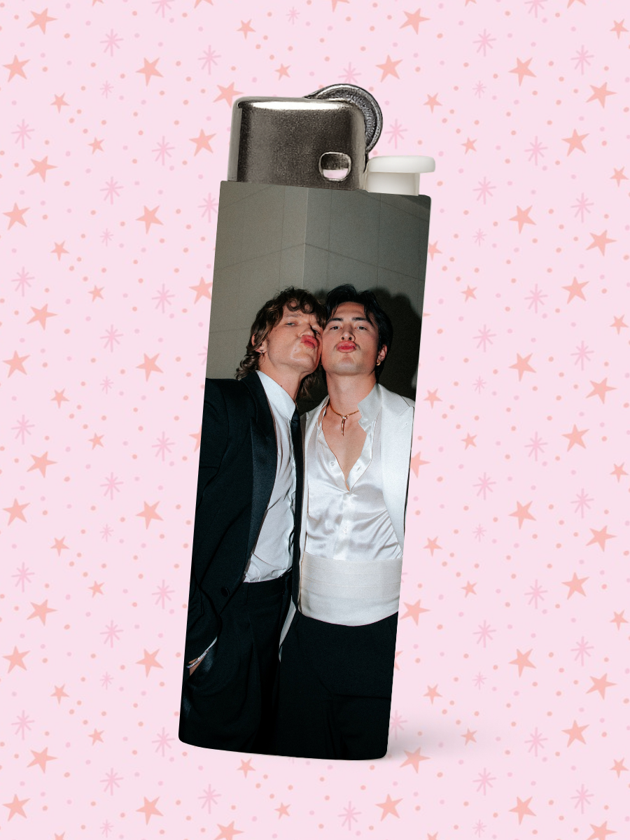 HR Kisses Lighter