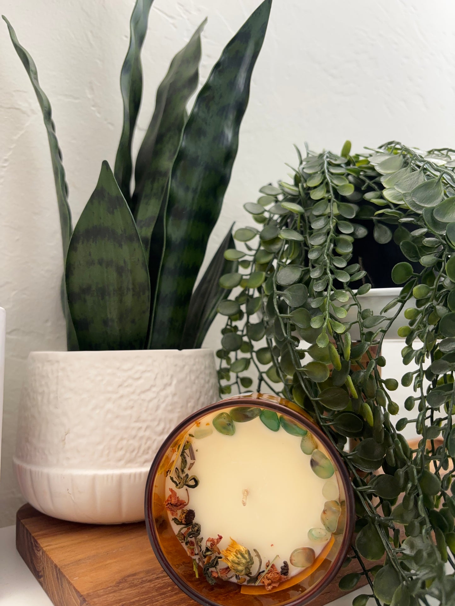 10oz Noir 24 Candle